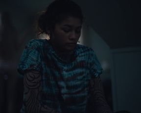 Barbie Ferreira, Hunter Schafer, Alexa Demie nudity in TV movie 'Euphoria'