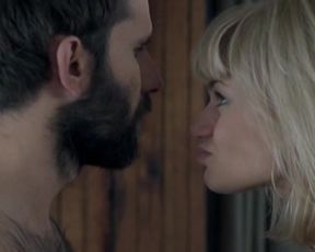 Emilia Komarnicka naked - 80 milionow (2011)