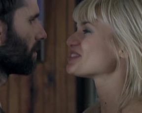 Emilia Komarnicka naked - 80 milionow (2011)