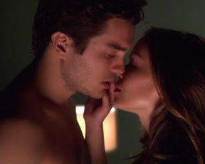 Eliza Dushku, Alexis Dziena Sexy – Sex And Breakfast (2007)