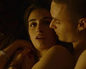 Michela De Rossi nude - La terra dell'abbastanza (2018)