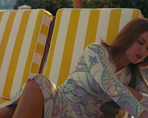 Isla Fisher nude - The Beach Bum (2019)