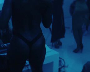 Isla Fisher nude - The Beach Bum (2019)