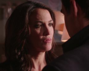 Linda Hardy Alice Nevers s15e05 (2017) Sexy film scene