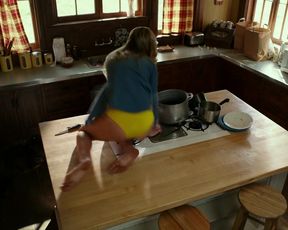 Lexi Atkins nude sexy – Zombeavers (2014)