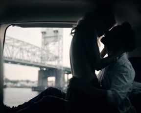 Ellen Hollman nude - Six s01e03 (2017) side boob