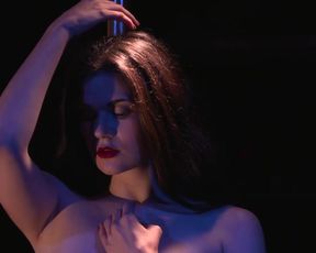 Estelle Couret nude - Sans contact (2019)