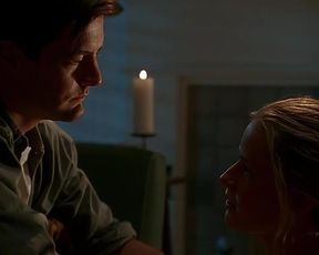 Elisabeth Shue Sexy - The Trigger Effect (1996)