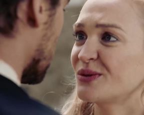 Johanna von Gutzeit nude - Team Alpin s02e01 (2019)