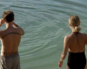 Marina Fois & Elodie Bouchez - Happy Few  (2010)