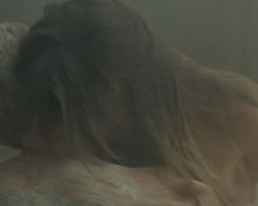 Marina Fois & Elodie Bouchez - Happy Few  (2010)