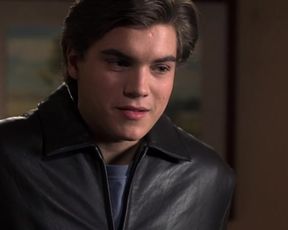 Elisha Cuthbert Sexy - The Girl Next Door (2004)