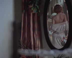Penelope Ann Miller - Carlito's Way (1993)