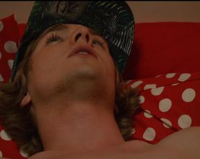 Margaret Qualley Sexy - The Leftovers (2014) s01e01