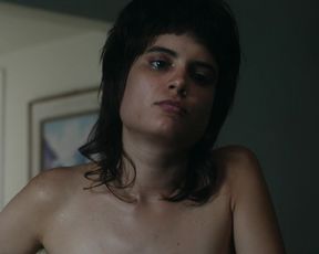 Amanda Beca, Safira Moreira - Fim de Festa (2019) sexy hot scene