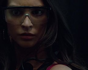 Elizabeth Banks sexy, Genesis Rodriguez sexy – Man on a Ledge (2012)