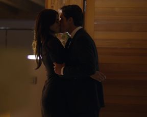 Catrinel Marlon nude - La Porta Rossa s01e05 (2017)