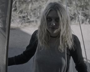 Dakota Fanning, Evan Rachel Wood nude - Viena and the Fantomes (2020)