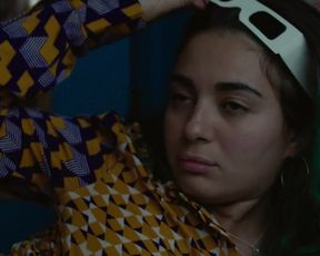 Noemie O'Farrell, Mounia Zahzam - Fabuleuses (2019) Sexy movie scene