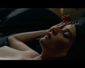 Pauline_Etienne-Tokyo_Fiance