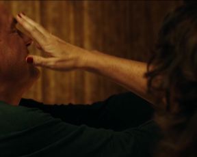 Sabine Vitua - Uberleben an der Scheidungsfront (2015) Nude film scenes