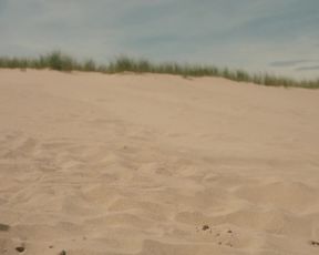Tamara Brinkman nude - Zomer in Zeeland s01e01 (2018)
