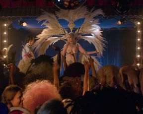 Geena Davis nude - Glow s03e09 (2019)