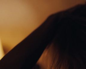 Elisa Schlott, Tabita Johannes nude - Grille und Ameise (2016)