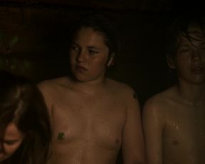 Pihla Viitala, Malla Malmivaara nude - Kaiken Se Kestaa (2017)
