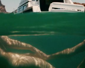 Jessica Szohr, Kelly Brook, Riley Steele etc - Piranha (2010)