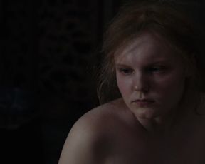 Maria Dragus naked - Mademoiselle Paradis (2017)