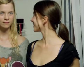 Henrike von Kuick, Aylin Tezel Nude - Am Himmel der Tag (2012)
