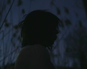 Susanne Bredehoft nude - Dunnes Eis (2018)