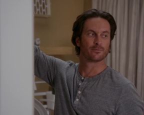 Jenna Fischer hot - Splitting Up Together s01e04 (2018)