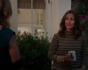 Jenna Fischer hot - Splitting Up Together s01e04 (2018)
