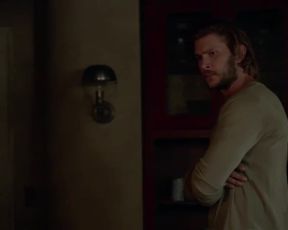 Laura Vandervoort Nude - Bitten (2014) s01e09