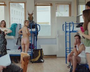 Caro Cult, Amelie Plaas Link nude - Interrail (2018)