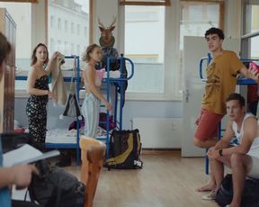 Caro Cult, Amelie Plaas Link nude - Interrail (2018)