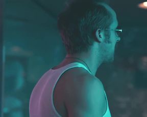 Michelle Williams nude - Blue Valentine (2010)