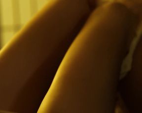 Chelsey Reist & Sharon Hinnendael - Embrace of the Vampire (2013)