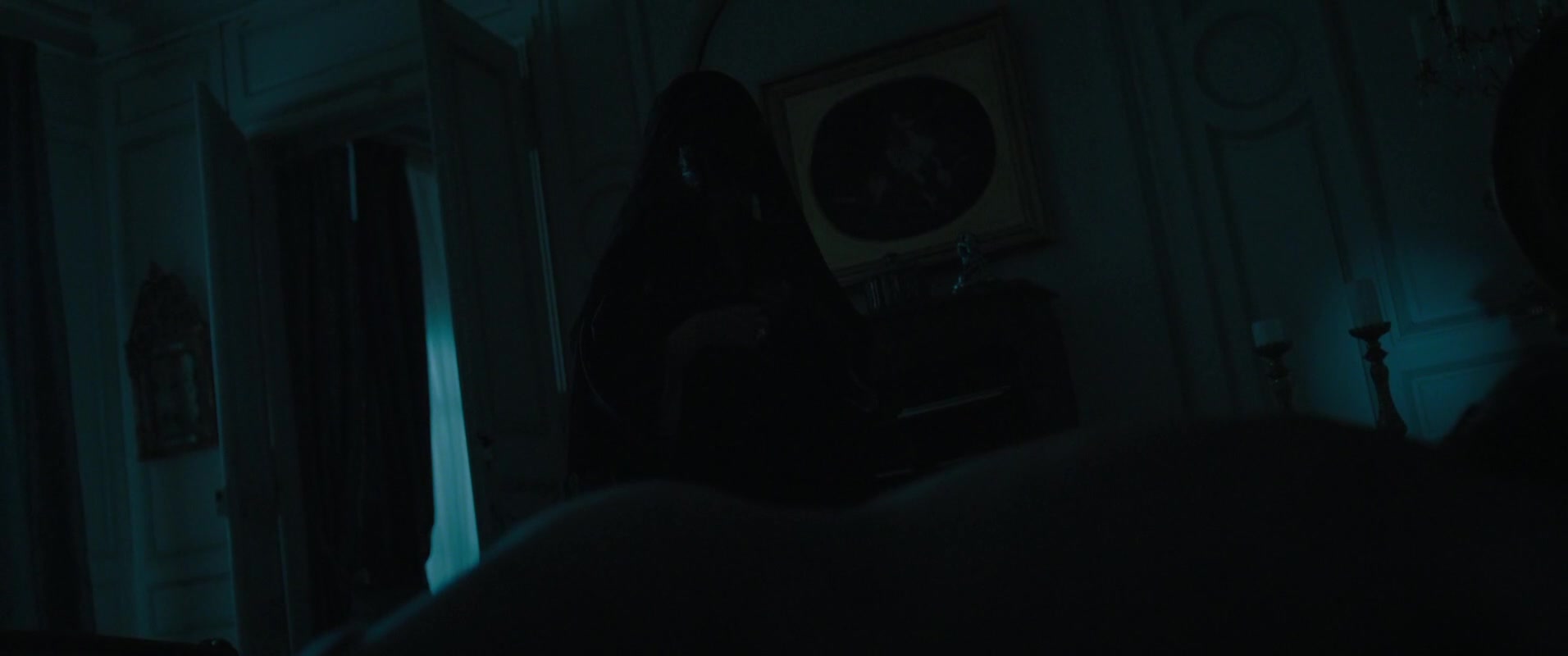 Julie De Bona, etc - Le Bazar de la charit s01e03e05 (2019) - Erotic Art  Sex Video