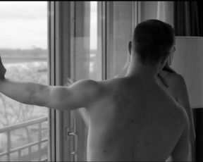 Suzan Erentok nude - Toro (2015)