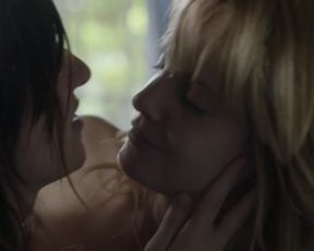 Lena Hall, Isabella Farrell, Mena Suvari Nude - Becks (2017) Hot Lesbian Scene
