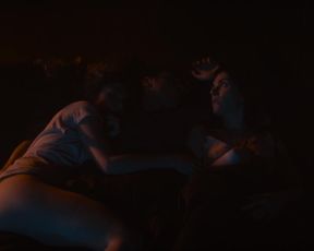 Clementine Poidatz, Alicia Kapudag nude - Housewife (2017)