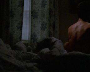 Callie Thorne naked -The Wire s02e06 (2003)