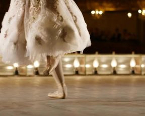 Michalina Olszanska - Koronatsiya s01e01-04 (2019)