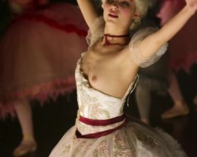 Michalina Olszanska - Koronatsiya s01e01-04 (2019)