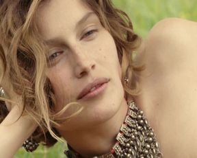 Laetitia Casta,Kate Moran, Olivia Cote naked - Nes en 68 (2008)