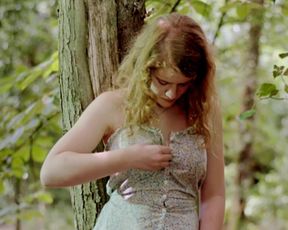 Clara Augarde nude - Un poison violent (2010)