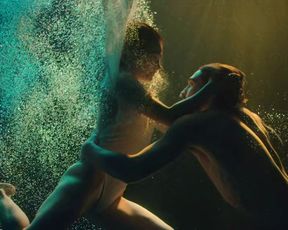 Jacinthe Lague nude - La Famille Ouellette (2019)